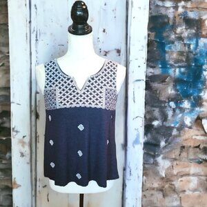 Beachlunchlounge Navy Blue and White Sleeveless Top in Size Medium